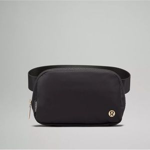 Lululemon Everywhere Belt Bag 1L - Black/Gold